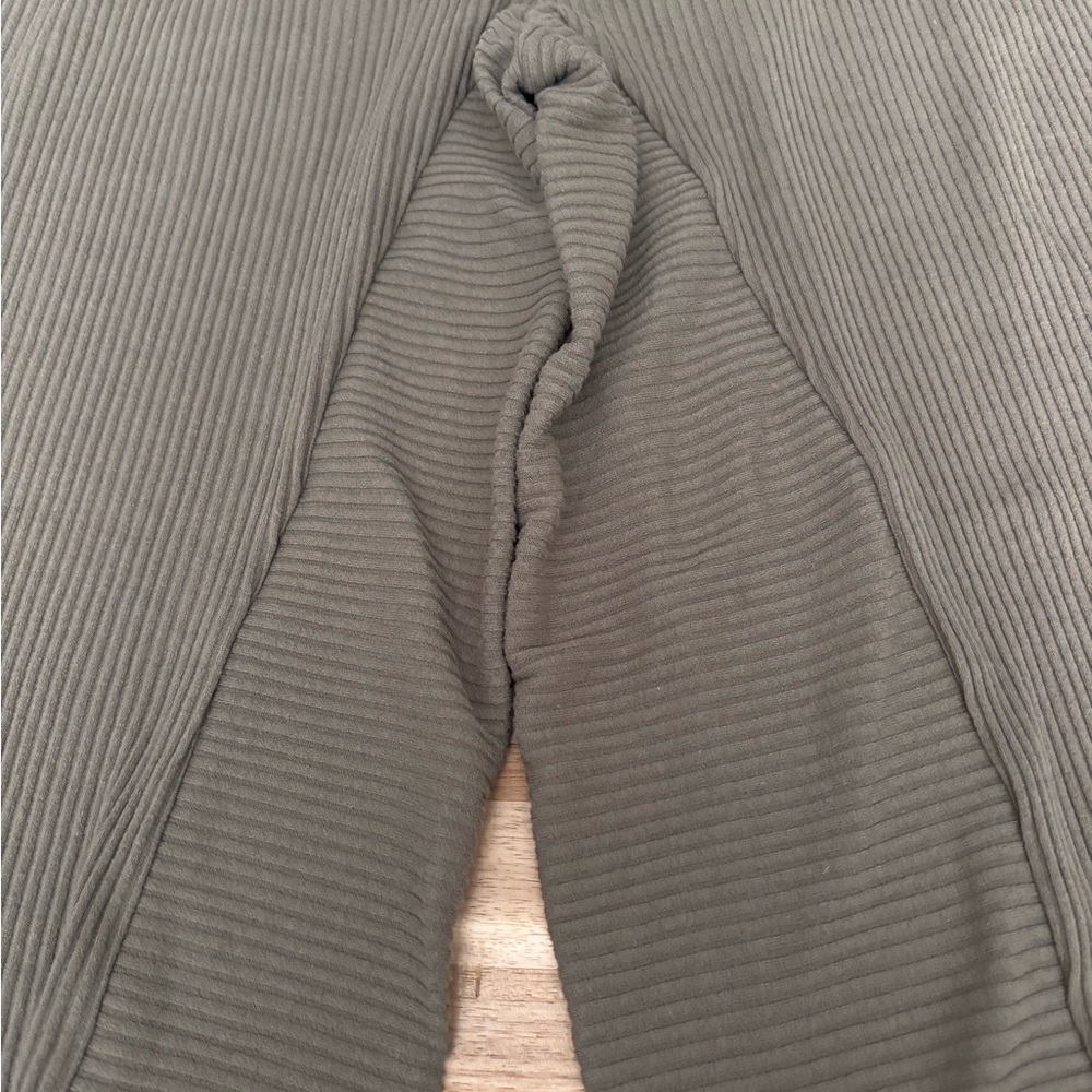 Free People Most Wanted Joggers Pants Green High Rise Wide Leg Size M worn once. - Picture 9 of 12